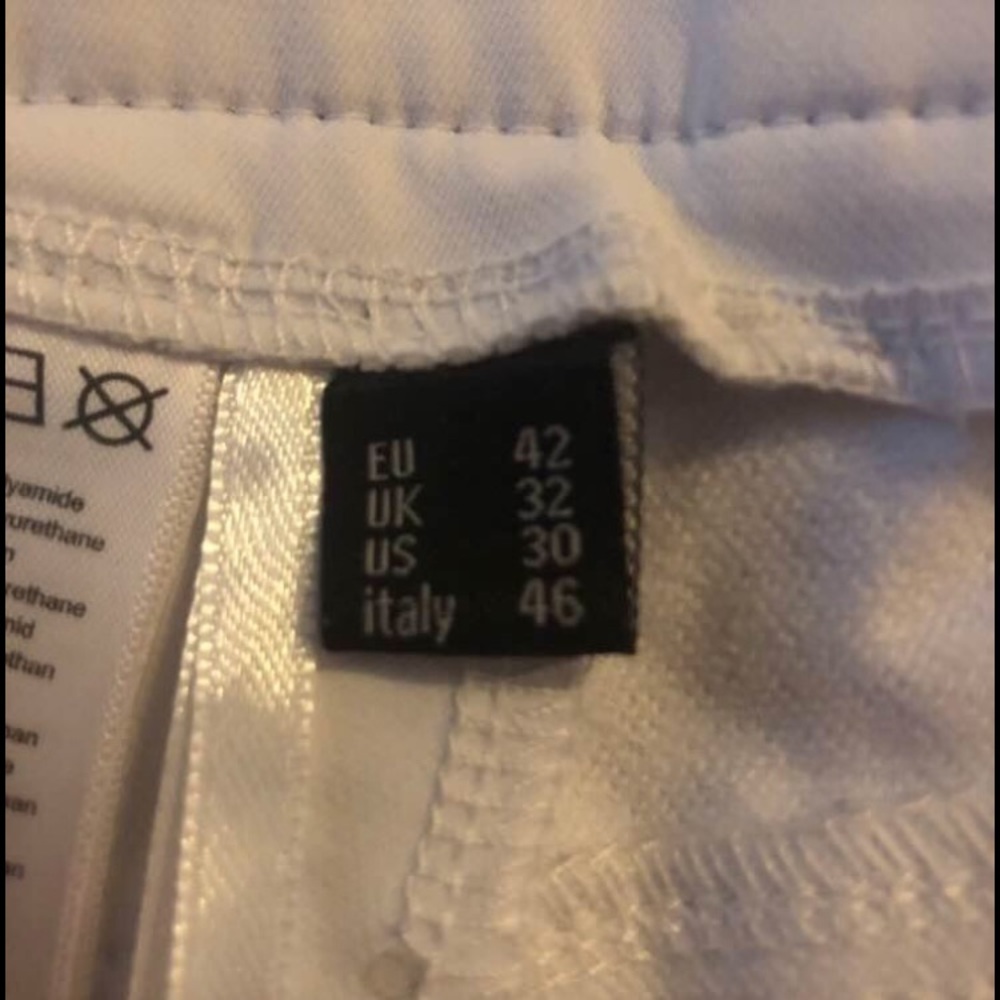 *New HKM Cavallino Marino white full seat breeches. Size 30.